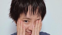 Song Ji Hyo potong rambut baru-baru ini. Dia kini mulai beraktivitas dengan gaya potongan rambut pendek. (Foto: dok. Instagram @my_songjihyo)  
