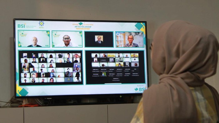 Upaya Penguatan Kualitas Pendidikan Generasi Milenial BSI Scholarship adalah wujud kepedulian Bank Syariah Indonesia dalam penguatan kualitas pendidikan generasi milenial di Tanah Air.