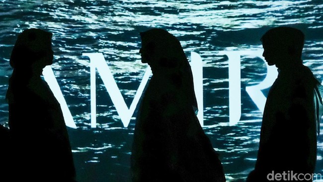 Pagelaran fashion show RiaMiranda kali ini hadir melalui lini RiaMiranda dan RiaMirandaSignature di Hotel Intercontinental, Jakarta Selatan, Kamis (2/12/2021).  