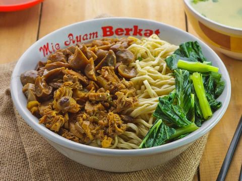 5 Tempat Makan Legendaris di Depok, Ada Nasi Uduk Sejak 1952!