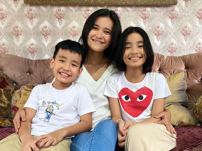 Annisa Novrianti dan kedua buah hatinya. Annisa Novrianti dan kedua buah hatinya.