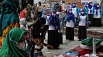 Waspada Omicron, Petugas Blusukan ke Gang-gang Cegah Warga Mudik Nataru