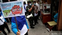 Dilansir dari Inmendagri yang diunggah di situs Sekretariat Kabinet, para kepala daerah di Indonesia, diminta untuk melakukan sosialisasi peniadaan mudik tersebut. Oleh karena itu diminta Gubernur, Bupati, Wali Kota untuk melakukan sosialisasi peniadaan mudik Nataru kepada masyarakat.