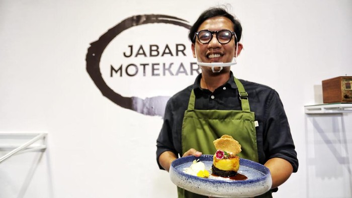Coletot, paduan makanan khas Jawa Barat dan Yogyakarta.