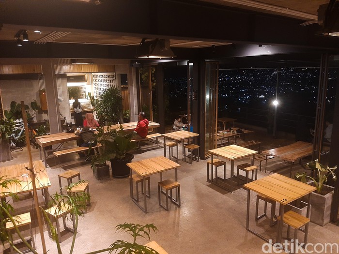 Concrete Cafe: Kafe Instagramable di Batu, Malang yang Tawarkan Panorama Indah