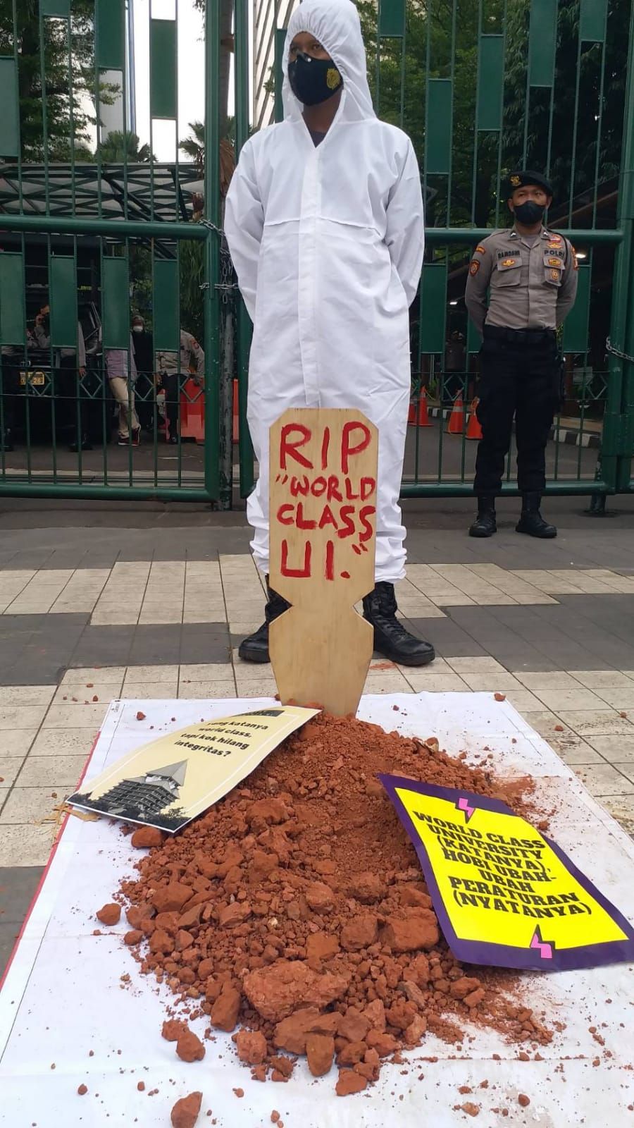 Demonstrasi BEM se-UI menolak Statuta UI, di depan Kantor Kemdikbudristek, 3 Desember 2021. (Dok BEM Se-UI)