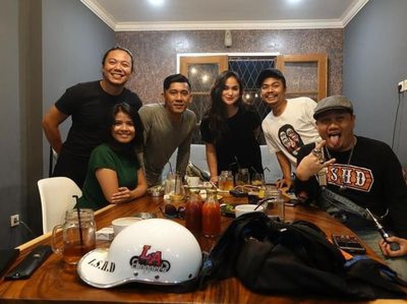 Galeri Wendi Cagur Momen Hangat Wendi Cagur Saat Santap Bareng Keluarga