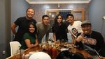 Momen Hangat Wendi Cagur Saat Santap Bareng Keluarga