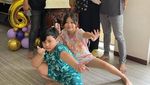 Momen Hangat Wendi Cagur Saat Santap Bareng Keluarga