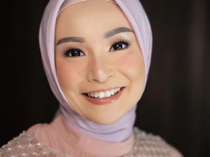 4 Ide Padu Padan Hijab Ala Soraya Larasati untuk Penampilan Stylish