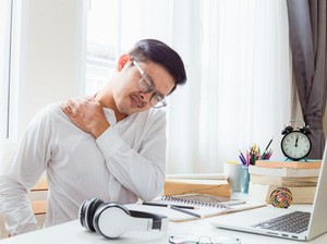 Bukan Cuma Usia, 6 Faktor Ini Ternyata Sebabkan Massa Otot Berkurang