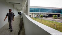  Untuk diketahui, polisi saat ini mendalami dugaan pemeran video pamer payudara dan alat kelamin itu Siskaeee. Penyelidikan sedang dilakukan dan nantinya pelaku penyebaran maupun pemeran dalam video akan dijerat dengan UU Pornografi dan UU ITE.
