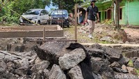 Sebelumnya, jalan desa ini digunakan untuk mengangkut hasil bumi dan akses perekonomian bagi warga.