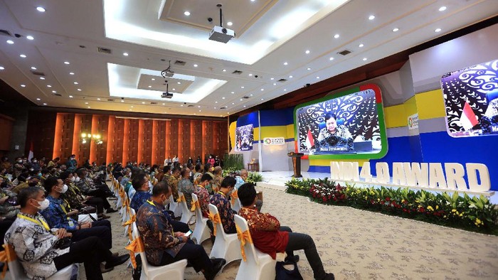 Kemenperin Gelar INDI 4.0 Award 2021 Kementerian Perindustrian menggelar Penganugerahan INDI 4.0 Award 2021 di Jakarta. Ajang ini untuk meningkatkan produktivitas, efisiensi dan kapasitas para pelaku industri.