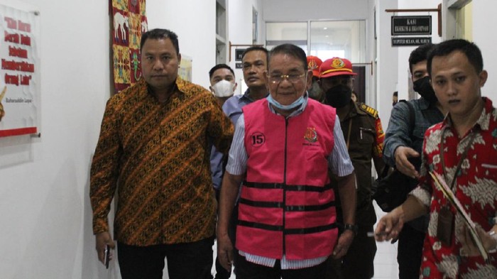 Mantan Bupati Kupang Ibrahim Agustinus Medah ditahan Kejati NTT
