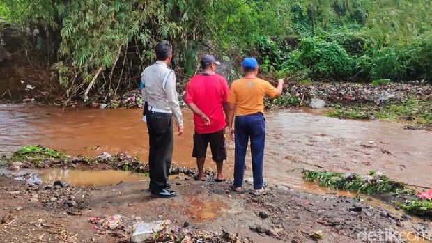 nenek di banyuwangi hilang terseret banjir