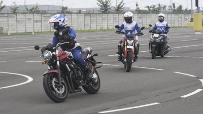 Warga Bekasi, Ini Lho Cara Aman Berkendara Roda Dua