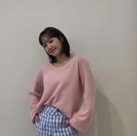 Pemeran Yoo Jenny ini semakin sering muncul di acara televisi setelah The Penthouse 3 tamat. Jin Ji Hee belum lama menjadi bintang tamu acara Knowing Bros bersama Choi Ye Bin dan Kim Hyun Soo. Ia pun tampil di Running Man bersama San ATEEZ dan Arin Oh My Girl. Foto: dok Instagram @2xj_hee