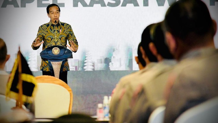 Presiden Jokowi memberikan arahan kepada Kepala Kesatuan Wilayah (Kasatwil) Tahun 2021 (Foto: Laily Rachev - Biro Pers Sekretariat Presiden)