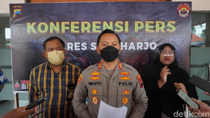 Rilis penangkapan ibu muda pembuang mayat bayi dalam kardus di Polres Sukoharjo