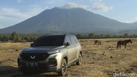 Selama perjalanan lebih dari 3.000 km, kami menilai Wuling Almaz RS sangat mumpuni untuk menaklukkan berbagai tanjakan, bahkan tanjakan curam sekalipun. Kami mencoba membawa Wuling Almaz RS ini menuju Savana Tianyar di Karangasem, Bali. Jalanannya cukup menantang, berbagai tanjakan dan jalan sempit dengan medan berpasir dan berbatu. Hasilnya, main offroad ringan seperti di Savana Tianyar mobil ini bisa diandalkan.