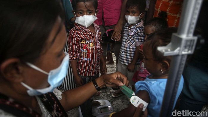 Selamatkan Generasi NTT dari Stunting Pemeriksaan pencegahan dan penanganan balita Bawah Garis Merah (BGM) dilakukan di Kelurahan Naibonat, Kupang, NTT. Tercatat 6.674 Balita di Kupang mengalami stunting.