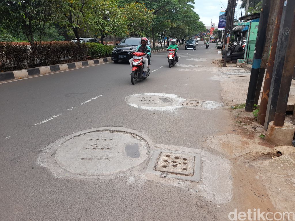 Sumur resapan di Jl Karang Tengah, Pondok Labu, Jakarta Selatan, 3 Desember 2021. (Marteen Ronaldo Pakpahan/detikcom)