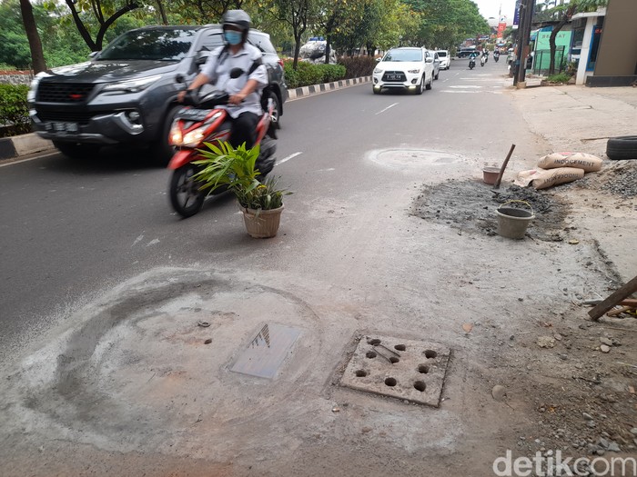 Sumur resapan di Jl Karang Tengah, Pondok Labu, Jakarta Selatan, 3 Desember 2021. (Marteen Ronaldo Pakpahan/detikcom)