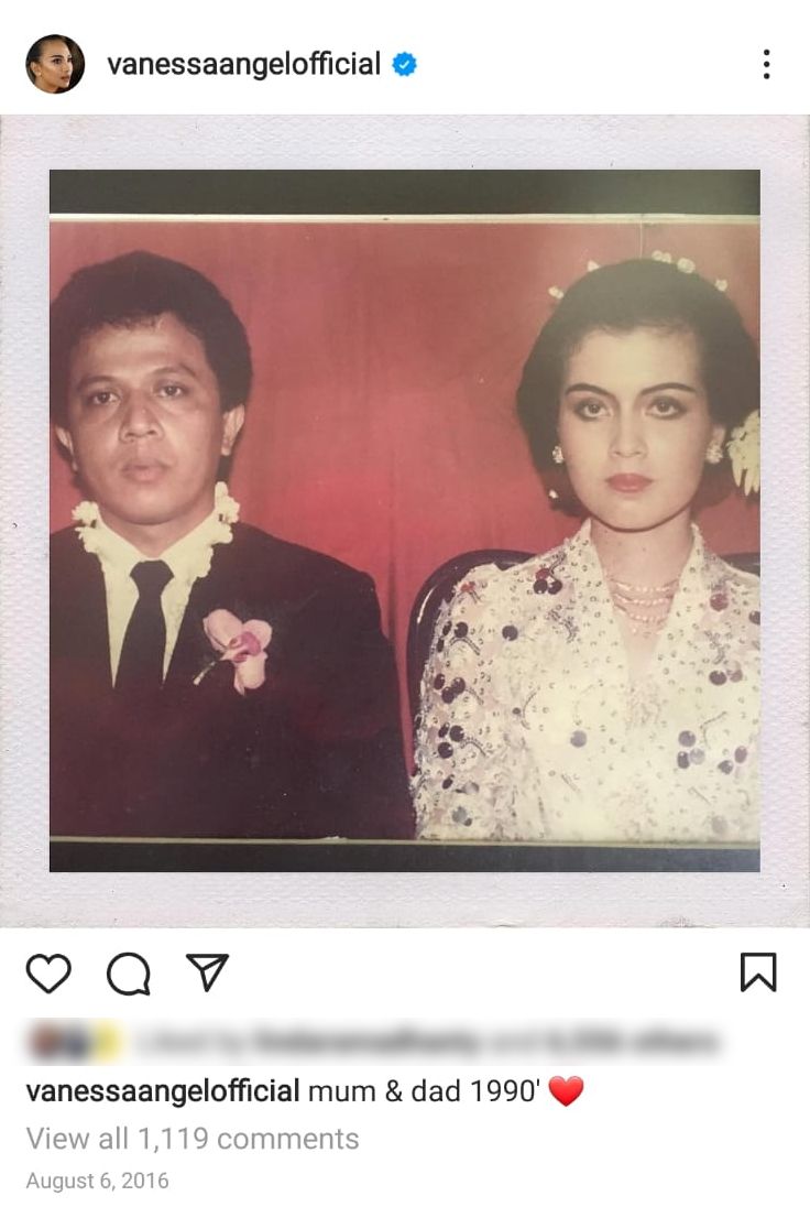 Foto ibunda Vanessa Angel saat menikah