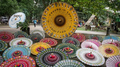 Warna-warni Festival Payung di Taman Balekambang