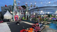 Setiap wahana warga dikenakan dengan harga tiket Rp 5.000,- hingga Rp 10.000.