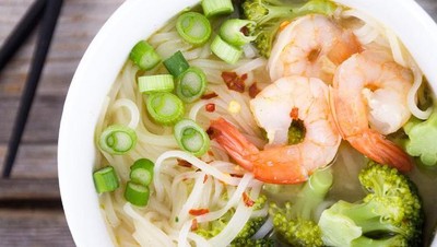 10 Resep Bihun dan Kwetiau Enak Buat Makan Bareng Keluarga