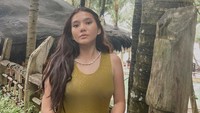Setiap proyek yang ditawarkan kepadanya dianggap sebagai sebuah tantangan. I just love what Im doing, aku enjoy saja, katanya. (dok. Instagram @afifahifah23)