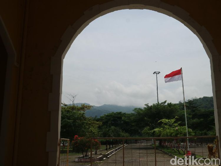 Foto: Benteng Portugis yang Selalu Laris Manis