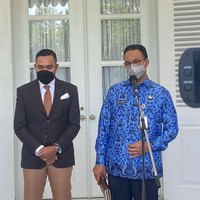 Belakangan santer terdengar ia bakal maju sebagai kandidat pengganti Gubernur DKI Anies Baswadan. Ketua Teritorial Pemenangan Pemilu Jawa 1 (Banten, DKI) NasDem, Effendy Choirie atau Gus Choi, menyebut jagoan mereka di Pilgub DKI 2024 ialah Ahmad Sahroni. (Foto: Instagram ahmadsahroni88)