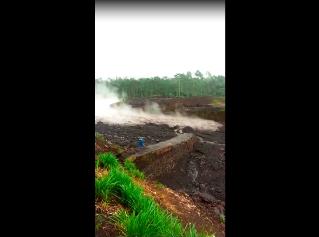 Erupsi Semeru, 4 Desember 2021. (Dok Humas BNPB)