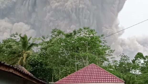 Erupsi Semeru, 4 Desember 2021. (Dok Humas BNPB)