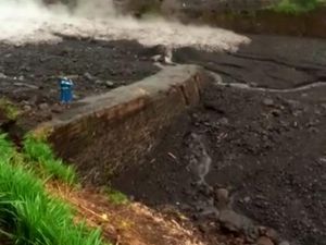 Badan Geologi: Semeru Level 2, Ada Ancaman Lontaran Batu Pijar