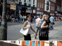 Keren! Foto 50 Tahun Lalu Dipotret Ulang dengan Subjek yang Sama