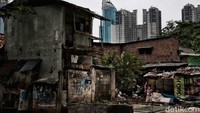 Ditambah lagi dengan kondisi pandemi COVID-19 yang terjadi hampir 2 tahun ini, ketimpangan sosial dan ekonomi semakin jelas terlihat. Berdasarkan data Badan Pusat Statistik (BPS), Rasio Gini DKI Jakarta berada di level 0,409 pada Maret 2021. Hal itu menandakan bahwa menurunnya daya beli masyarakat dan semakin banyak pengangguran di Ibu kota.