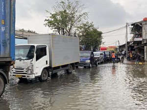 Pilu Banjir Rob di Utara Jakarta Menyeberang hingga Kepulauan Seribu