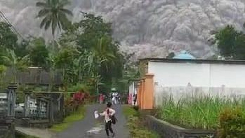 gunung semeru meletus gunung semeru meletus