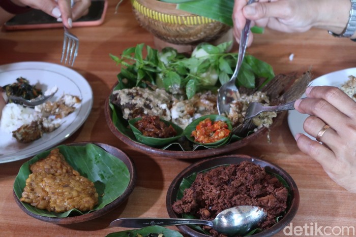 Gurih Sedap Ingkung Gurame, Menu Ingkung Unik dan Favorit di Bantul Gurih Sedap Ingkung Gurame, Menu Ingkung Unik dan Favorit di Bantul