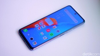 Memori internalnya berkapasitas 128 GB. Foto: Adi Fida Rahman/detikINET
