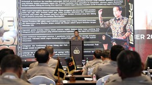 Kapolri Minta Kasatwil Pertahankan Pengendalian COVID-Kebiasaan Berbuat Baik