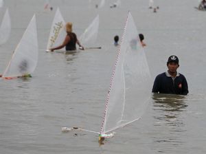 Unik Banget! Ada Lomba Perahu Mini Lho di Surabaya