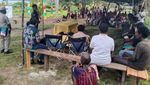 Kala Masyarakat Esrotnamba yang Hidup Terisoslir Disambangi Bupati