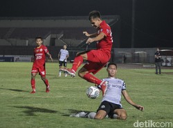 Di babak kedua, Persija langsung unggul cepat di menit ke-50. Rohit Chand merebut penguasaan bola dari Persikabo, lalu melancarkan serangan balik. Aksi pemain Nepal itu diakhiri dengan tembakan yang menjebol gawang Persikabo yang dijaga Diky Indriyana.  