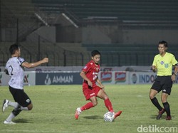 Persija juga tak diam saja meski sudah unggul. Simic berusaha mencatatkan namanya di papan skor pada menit ke-60, tetapi tembakannya melambung di atas gawang Persikabo.  
