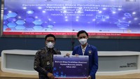 Bank DKI dipercaya oleh Yayasan Beasiswa Jakarta sebagai mitra kolaborator penyaluran dana hibah sebesar Rp13,47 Miliar dari Pemerintah Provinsi DKI Jakarta yang disalurkan melalui rekening Tabungan Monas Pelajar Bank DKI. Dana hibah tersebut terdiri dari pemberian bantuan biaya pendidikan dalam bentuk beasiswa kepada 2.858 orang mahasiswa @ Rp. 4.060.000,-/orang/tahun.